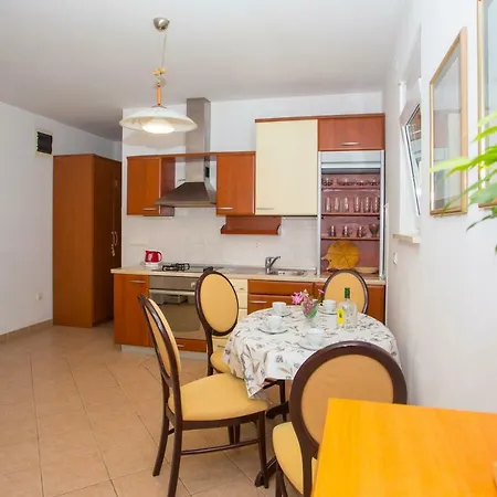 Studio Nikola Apartmán *